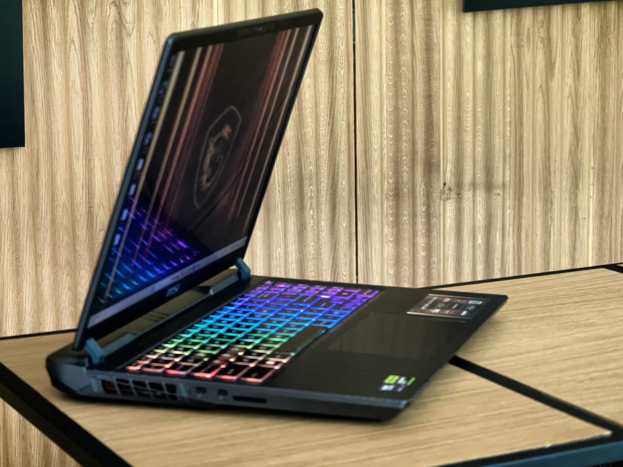 MSI Vector 16 HX AI – Премиум технологии, геймърска мощ и Thunderbolt 5 без премиум цена