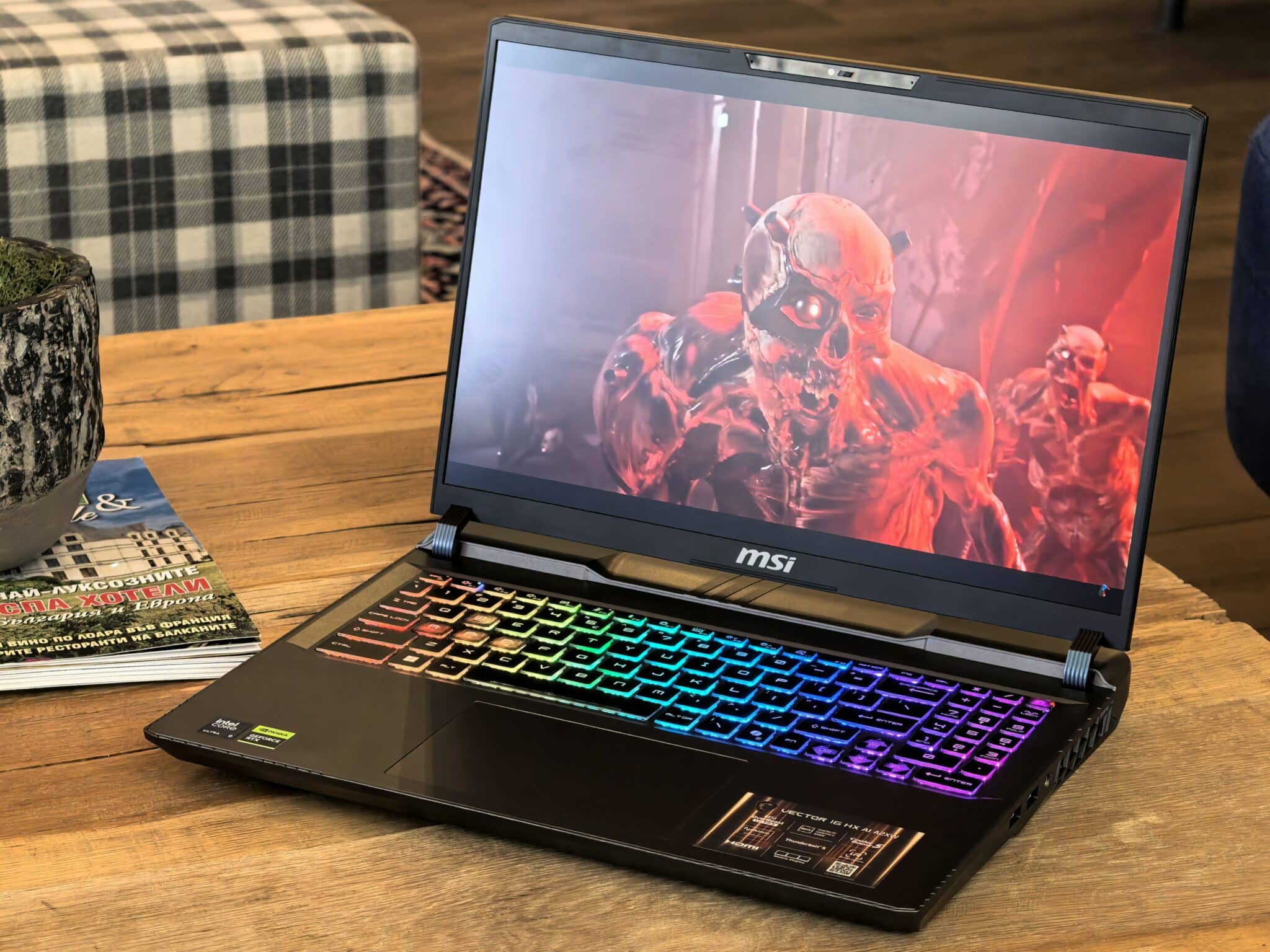 MSI Vector 16 HX AI – Премиум технологии, геймърска мощ и Thunderbolt 5 без премиум цена