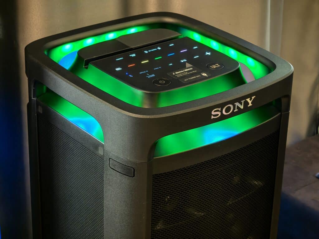 Sony ULT Tower 9AC: Парти звярът, който можеш да изведеш навън