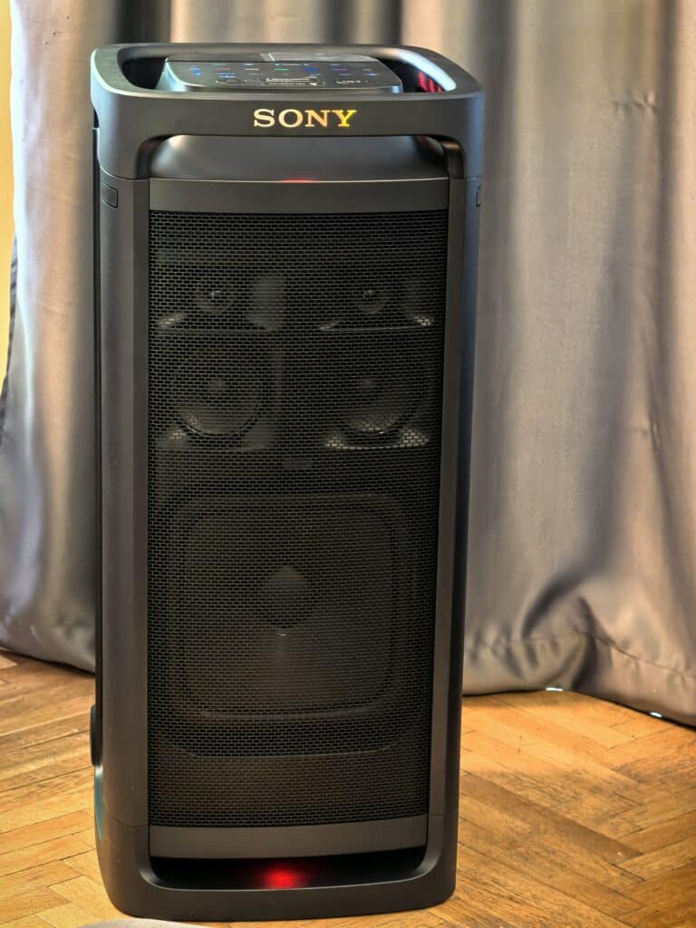 Sony ULT Tower 9AC: Парти звярът, който можеш да изведеш навън