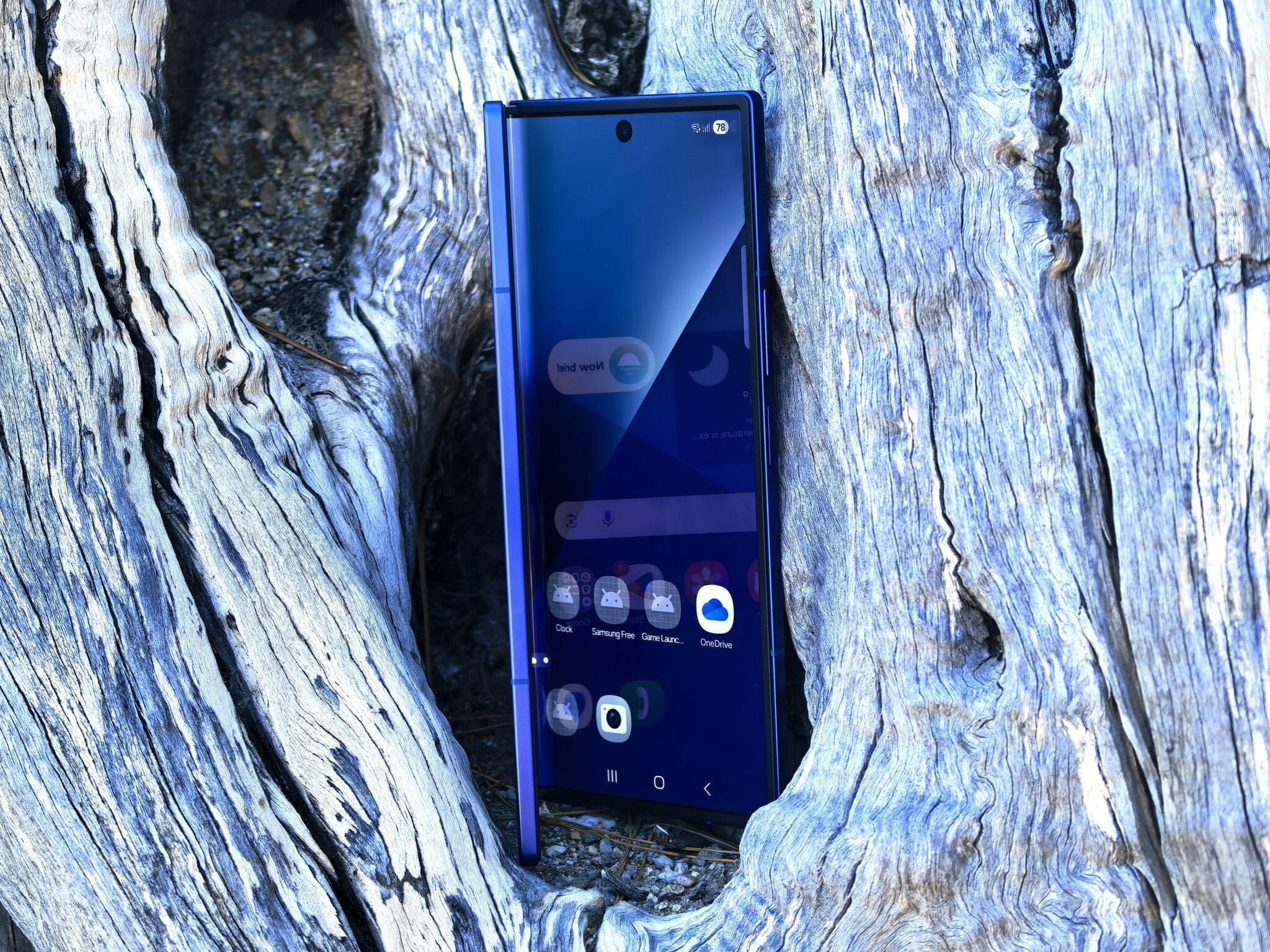 Samsung Galaxy Z Fold7: Тънък като идея, мощен като вселена