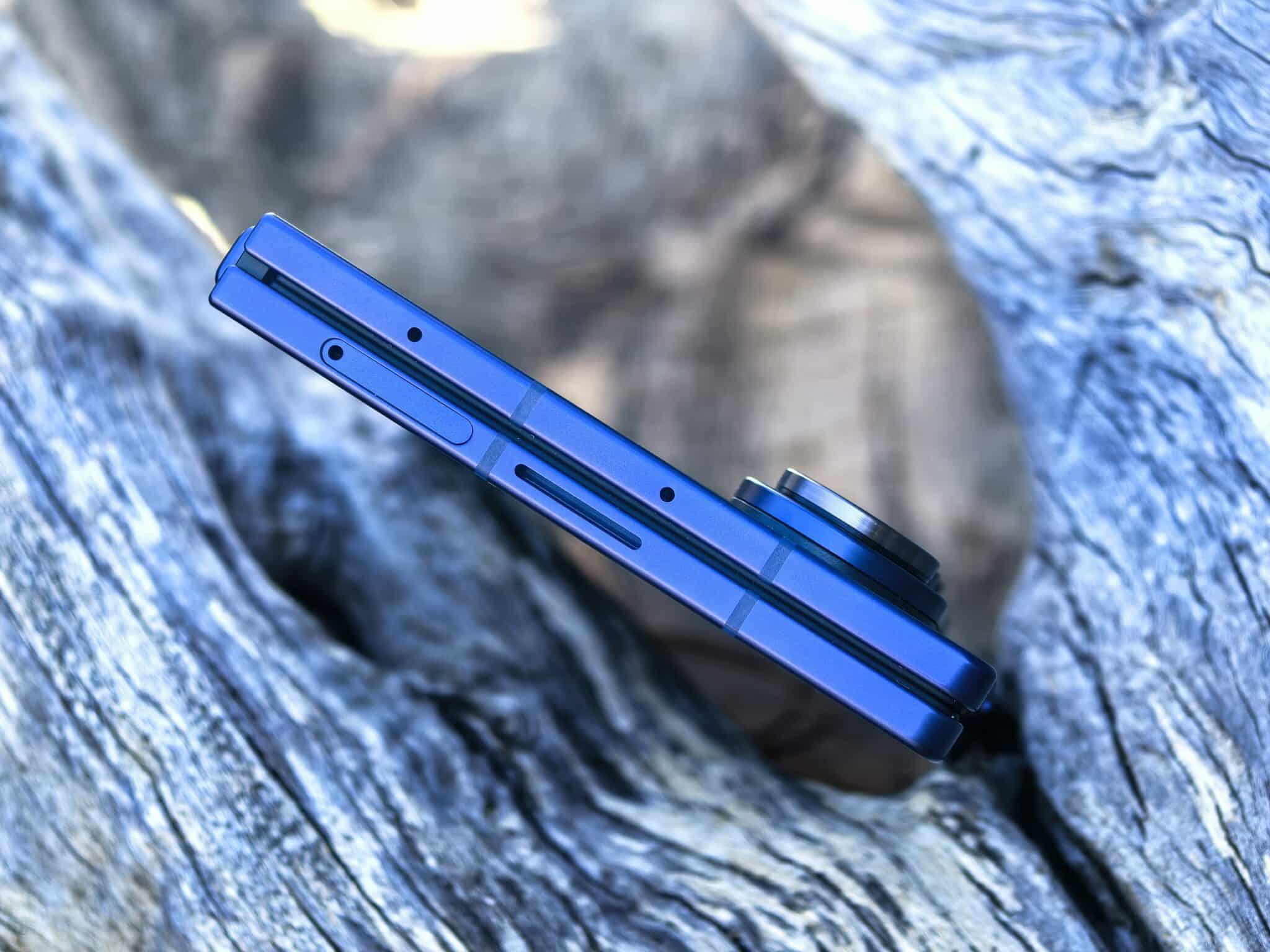 Samsung Galaxy Z Fold7: Тънък като идея, мощен като вселена