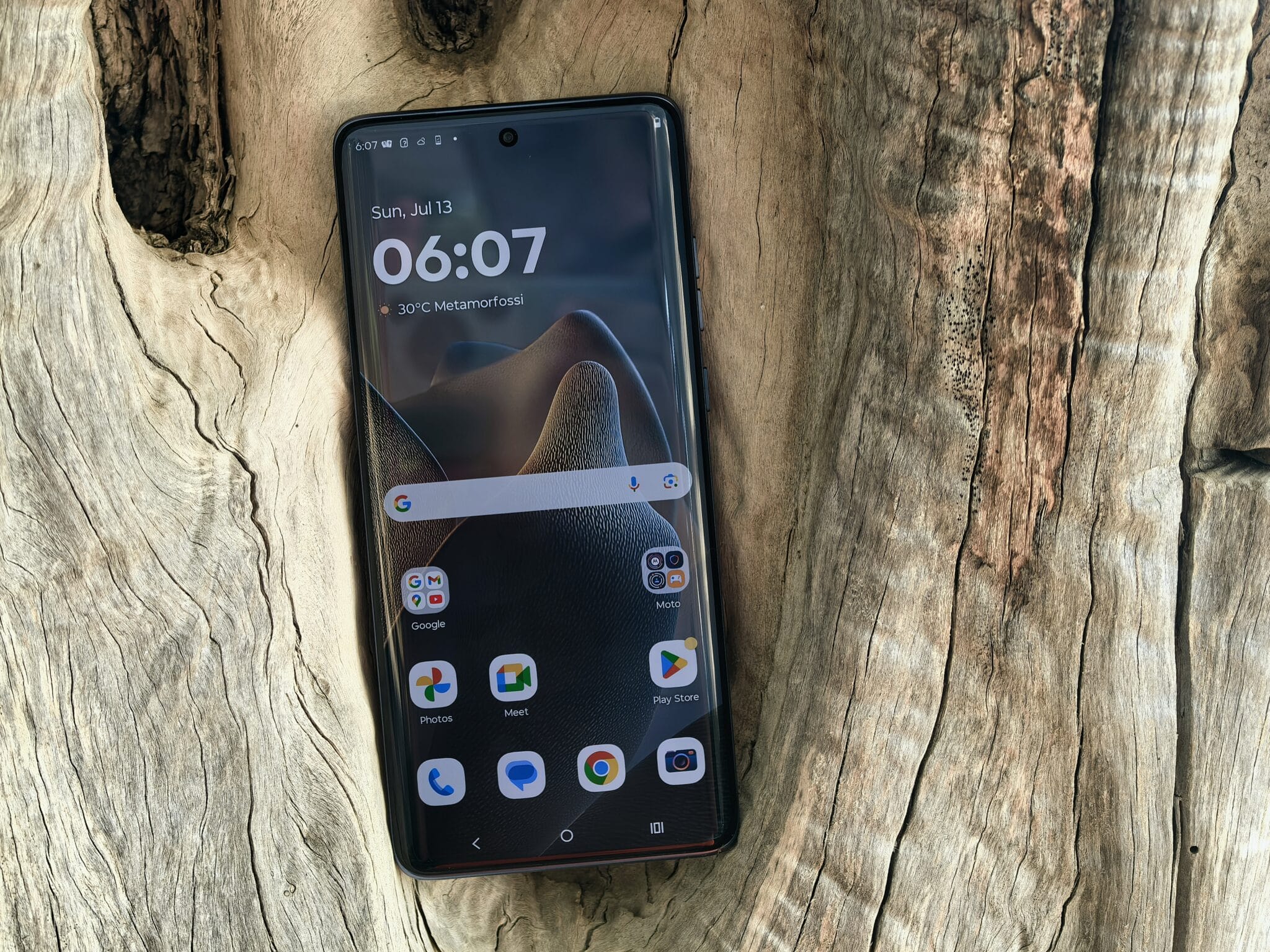 Motorola Edge 60 Fusion – джобният бунтар на 2025 година