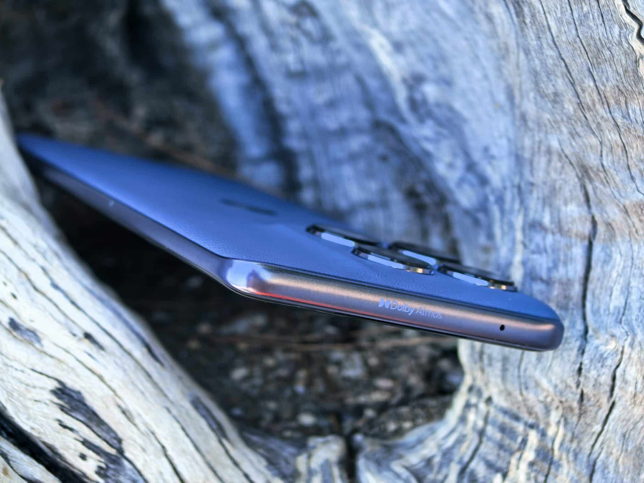 Motorola Edge 60 Fusion – джобният бунтар на 2025 година