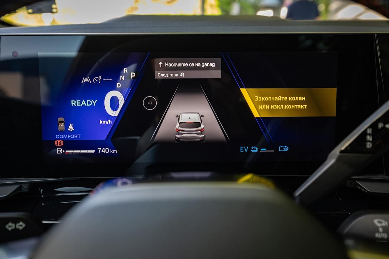 Renault Austral: Блус на четири колела с френска душа
