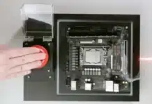 TeamGroup представи SSD диск, който ще се самоунищожи, ако натиснете големия червен бутон, с който е снабден
