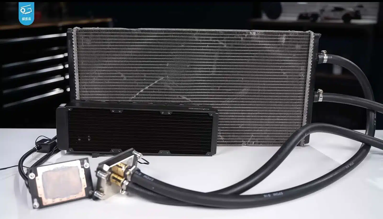 Ентусиаст овърклокна AMD Threadripper Pro 9995WX с помощта на радиатор от BMW M4 и вентилатори от Toyota Highlander