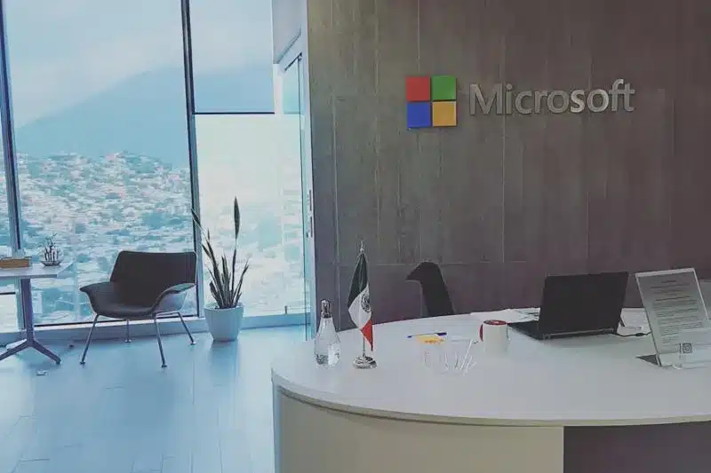 Изтичане на информация от Microsoft може да е причината за мащабния пробив в SharePoint сървъри