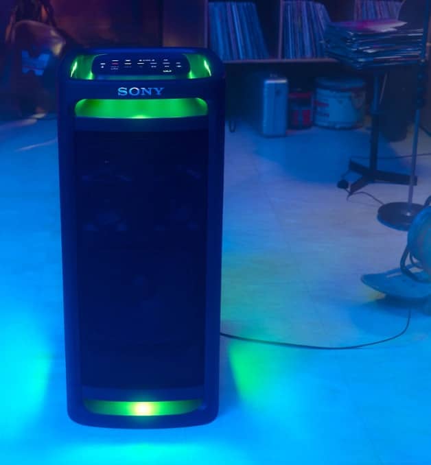 Sony ULT Tower 9AC: Парти звярът, който можеш да изведеш навън