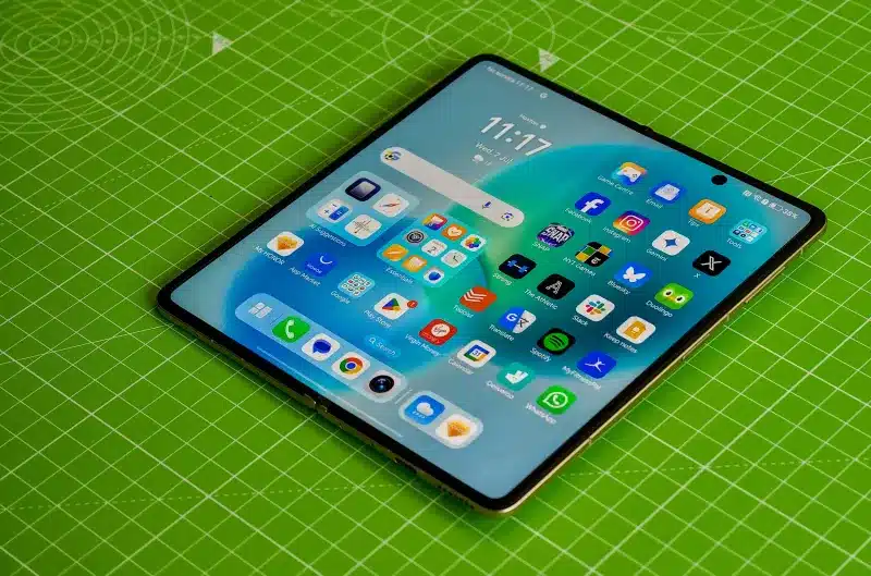 Honor представи Magic V5 – най-тънкия сгъваем смартфон в света