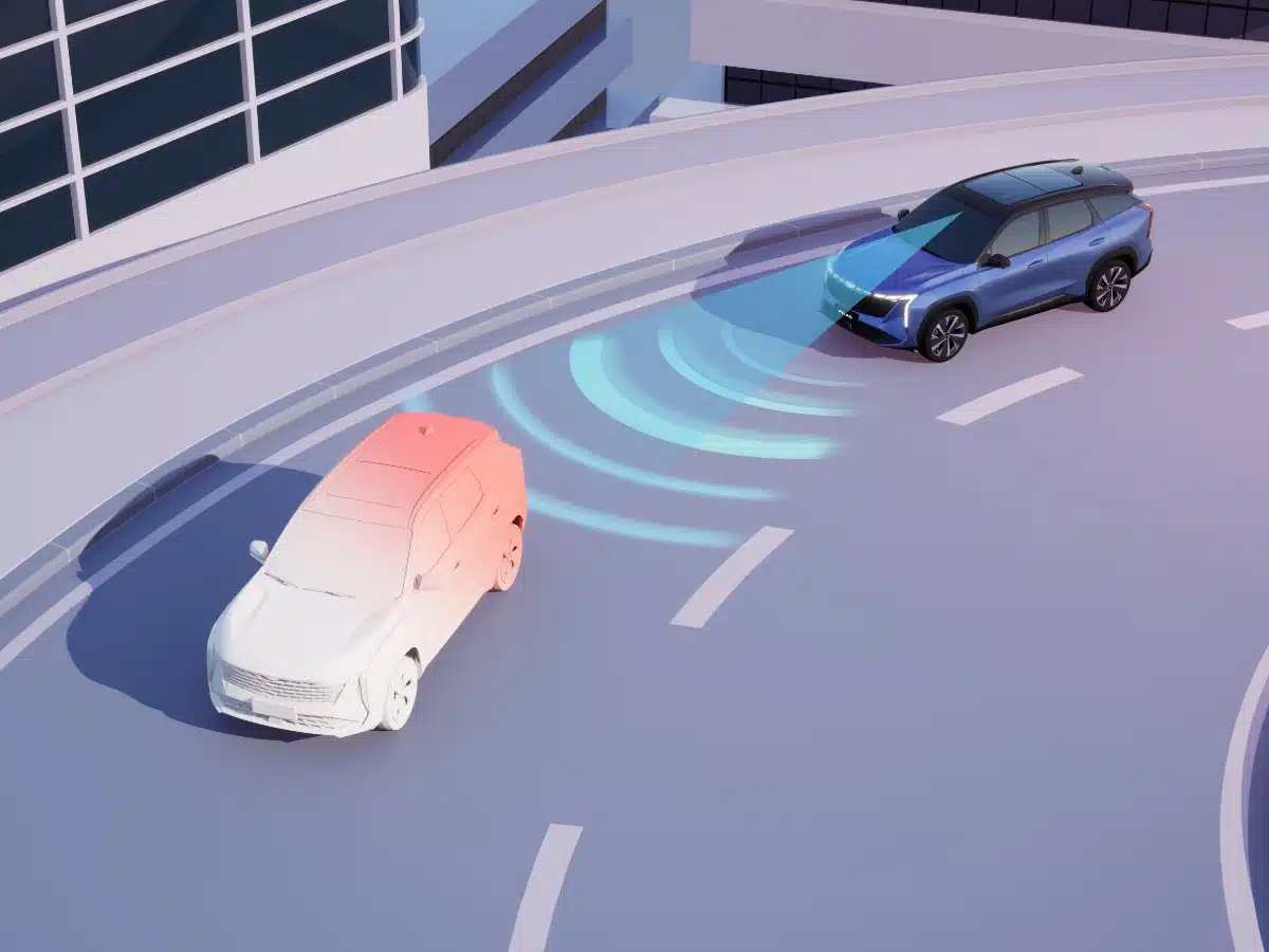 Geely Starray: Изгряваща звезда от Китай, която мисли като смартфон, уверено влиза в завоите, владее магистралата и се движи с лекота в града