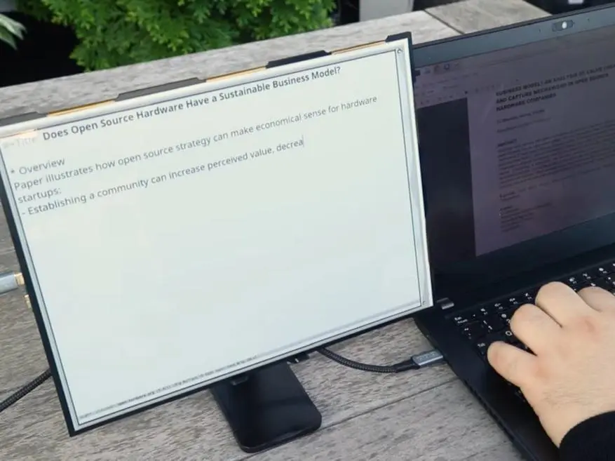 Дизайнерският монитор Modos Paper E Ink предлага 75Hz честота на опресняване