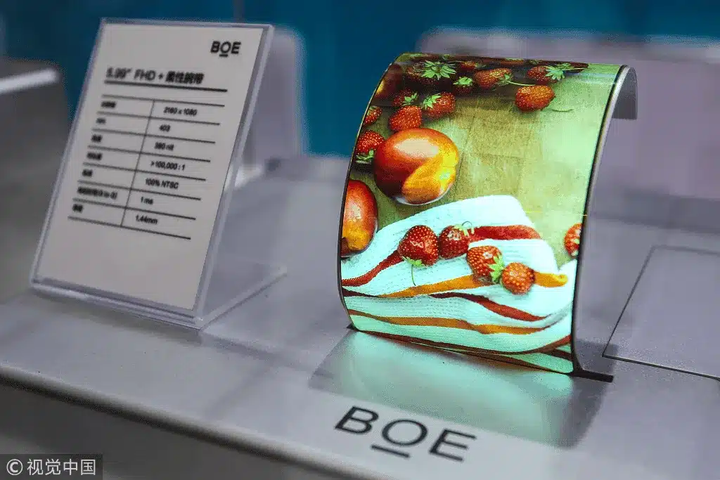 САЩ тотално забраняват вноса на китайски OLED дисплеи от BOE