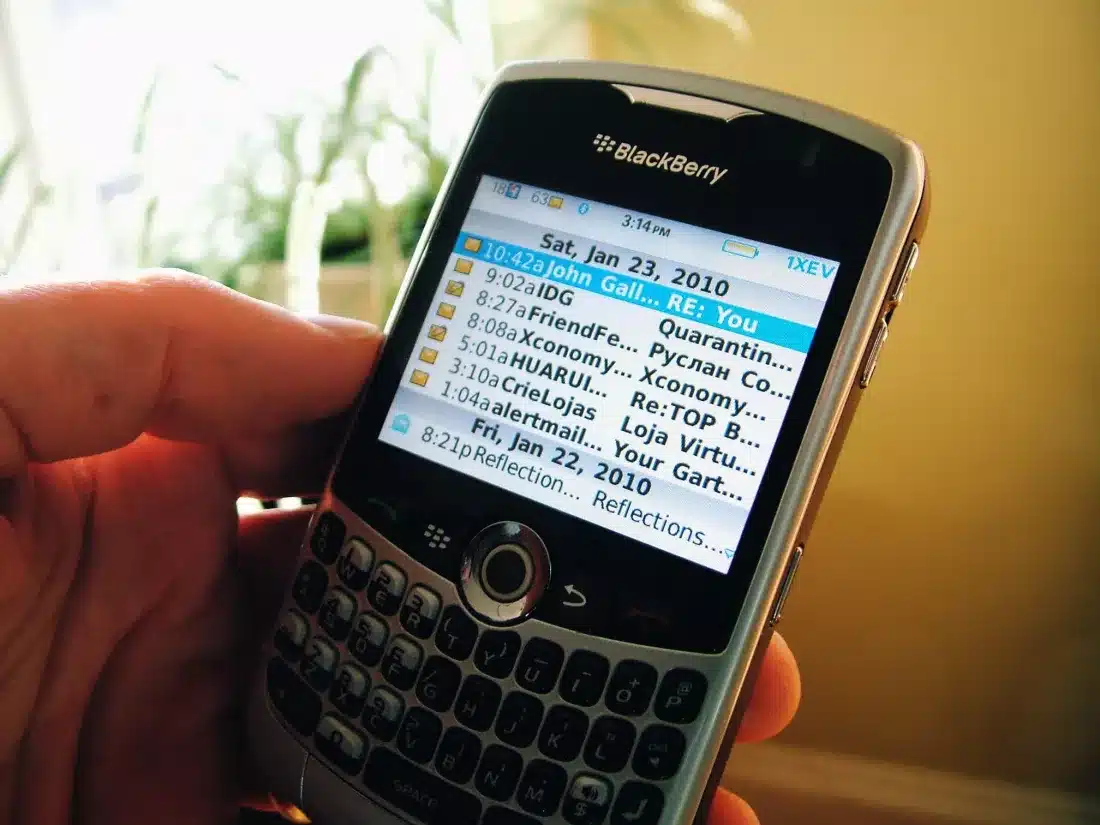 BlackBerry Curve: Когато клавиатурите владееха света