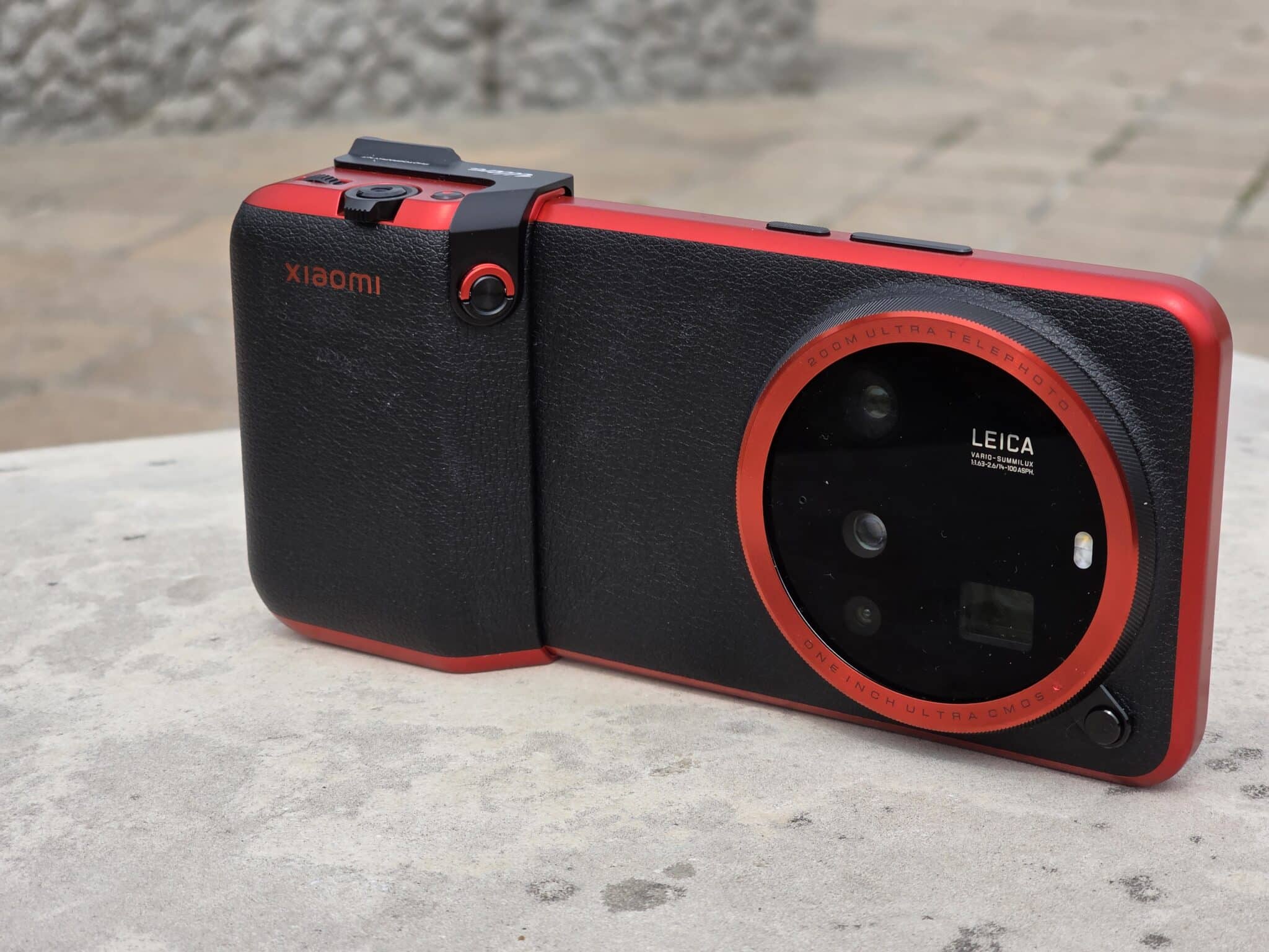 Мобилна фотография с пръст на спусъка: Xiaomi 15 Ultra и неговият професионален кит