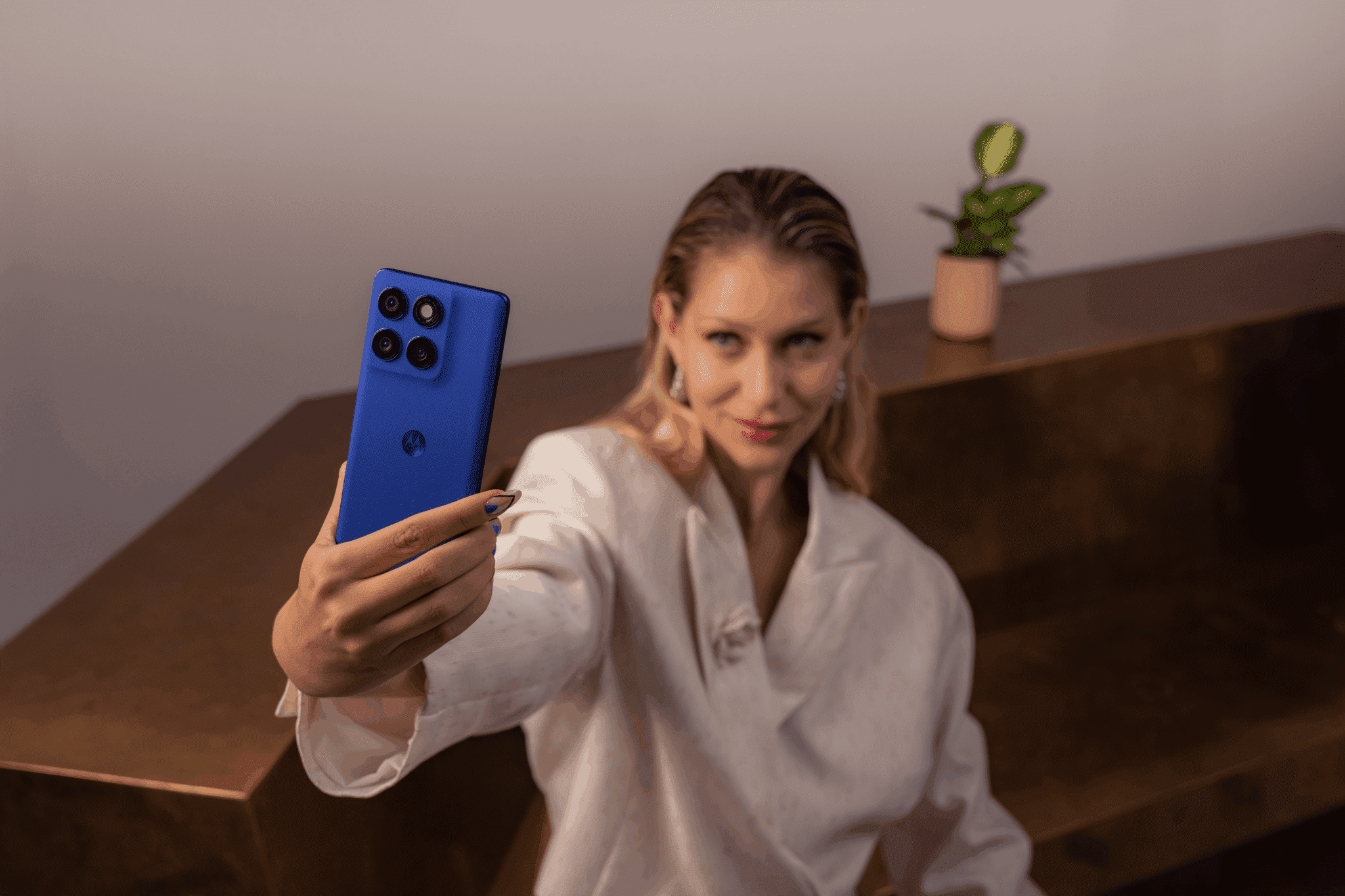 Най-красивият телефон на 2025? Edge 60 Pro е аргументът на Motorola