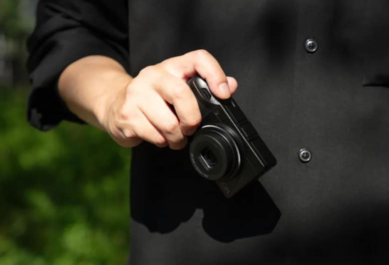 Компактният фотоапарат Ricoh GR IV ще се появи през септември на цена от 00