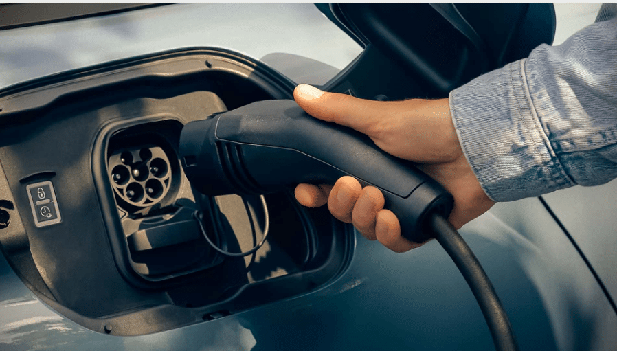 Peugeot 308 ще получи фейслифт през 2025 г.: дизелът остава
