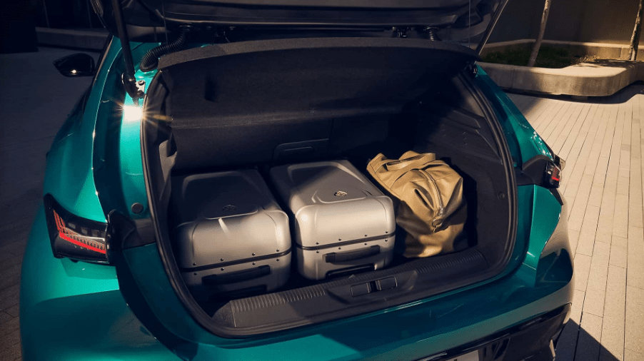 Peugeot 308 ще получи фейслифт през 2025 г.: дизелът остава