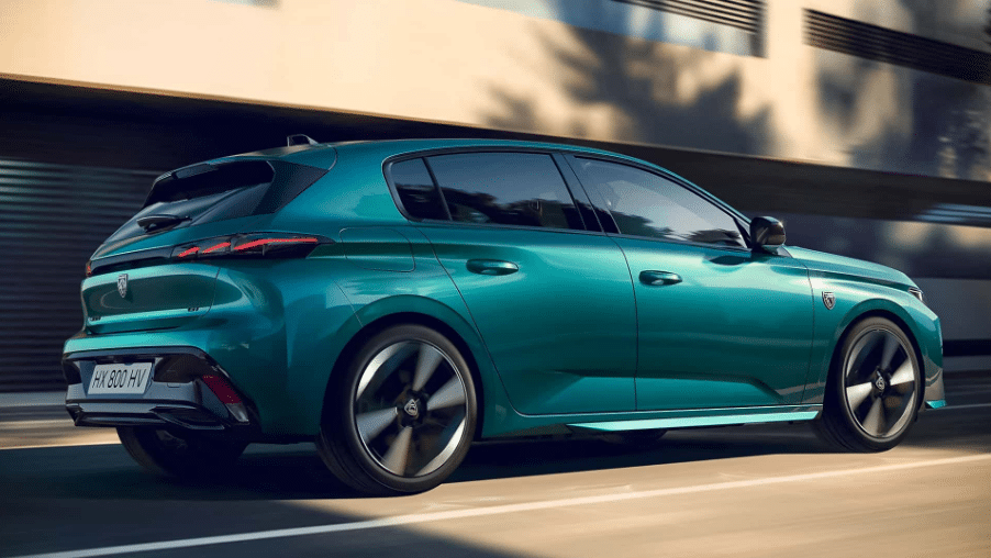 Peugeot 308 ще получи фейслифт през 2025 г.: дизелът остава