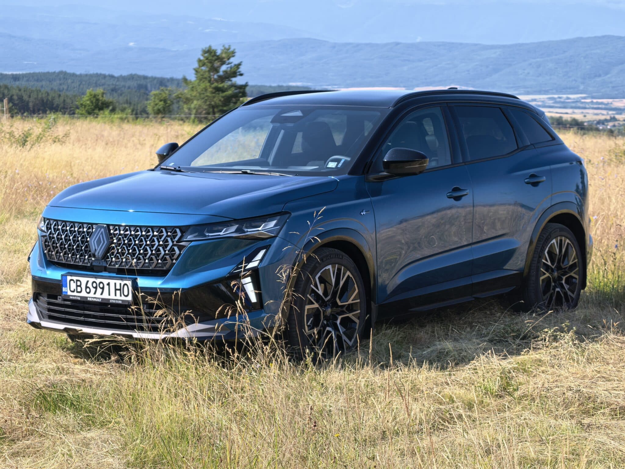 Renault Austral: Блус на четири колела с френска душа