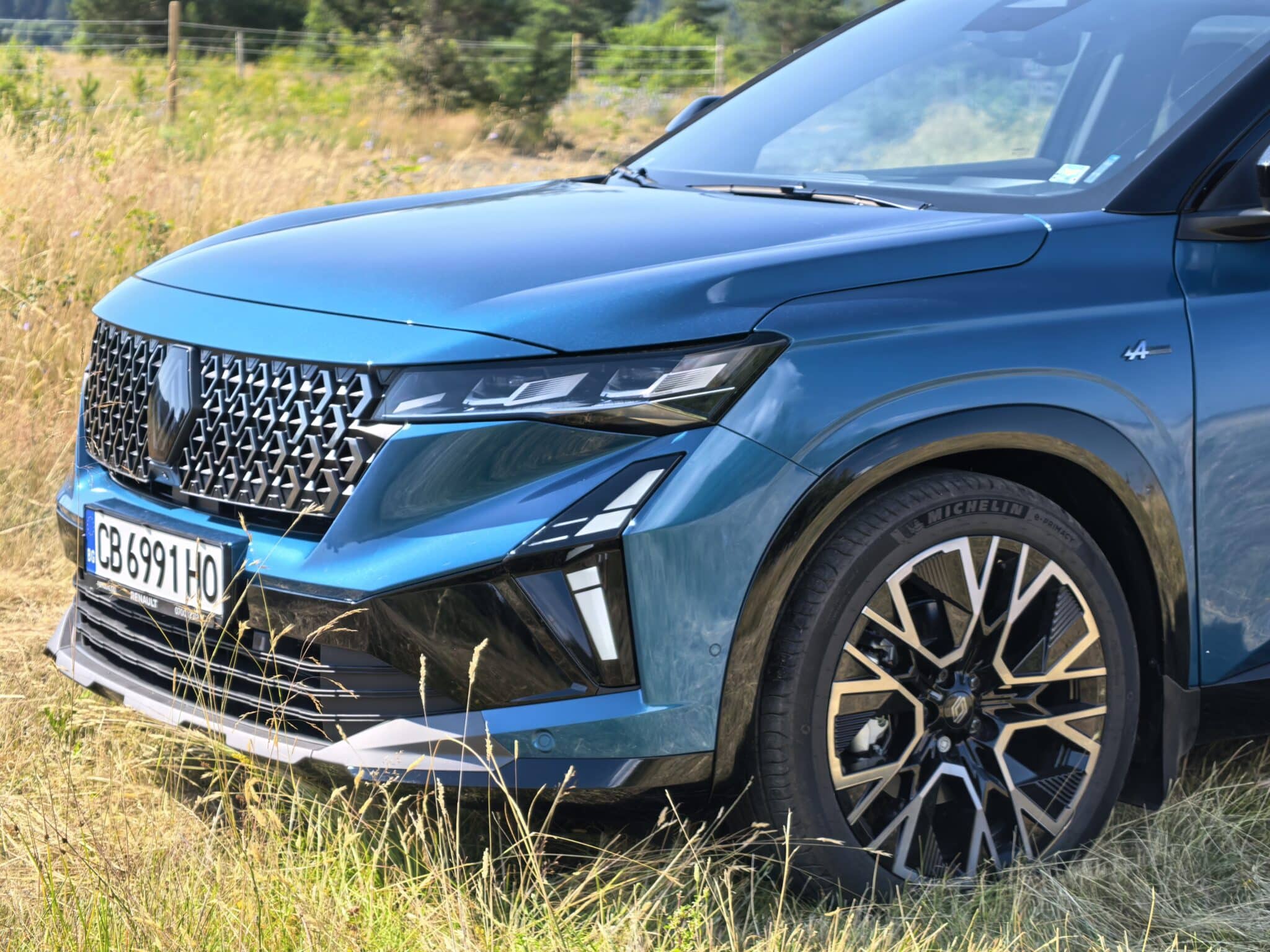 Renault Austral: Блус на четири колела с френска душа