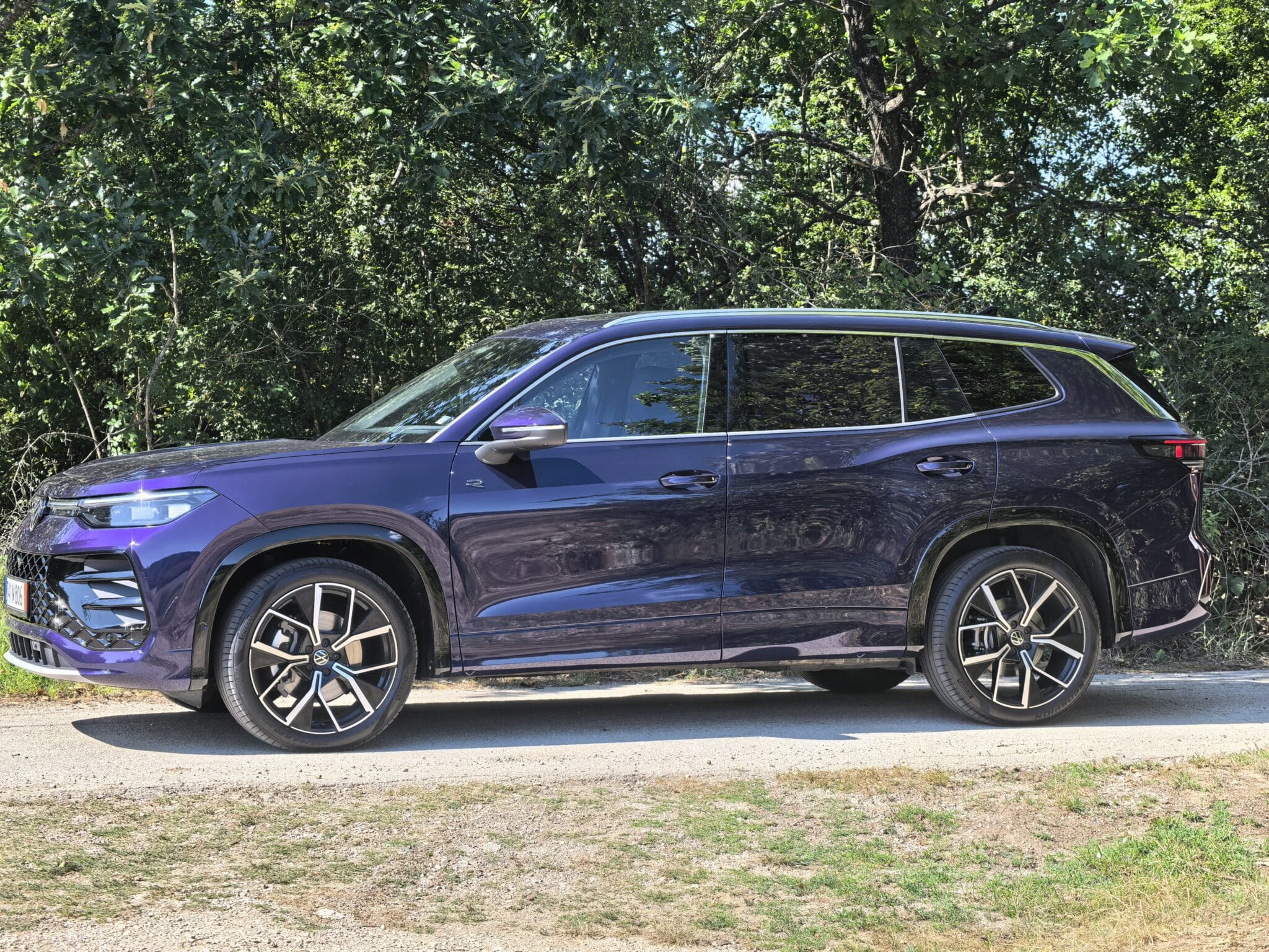 Новият VW Tayron: Седем места, четири задвижващи колела и нула компромиси