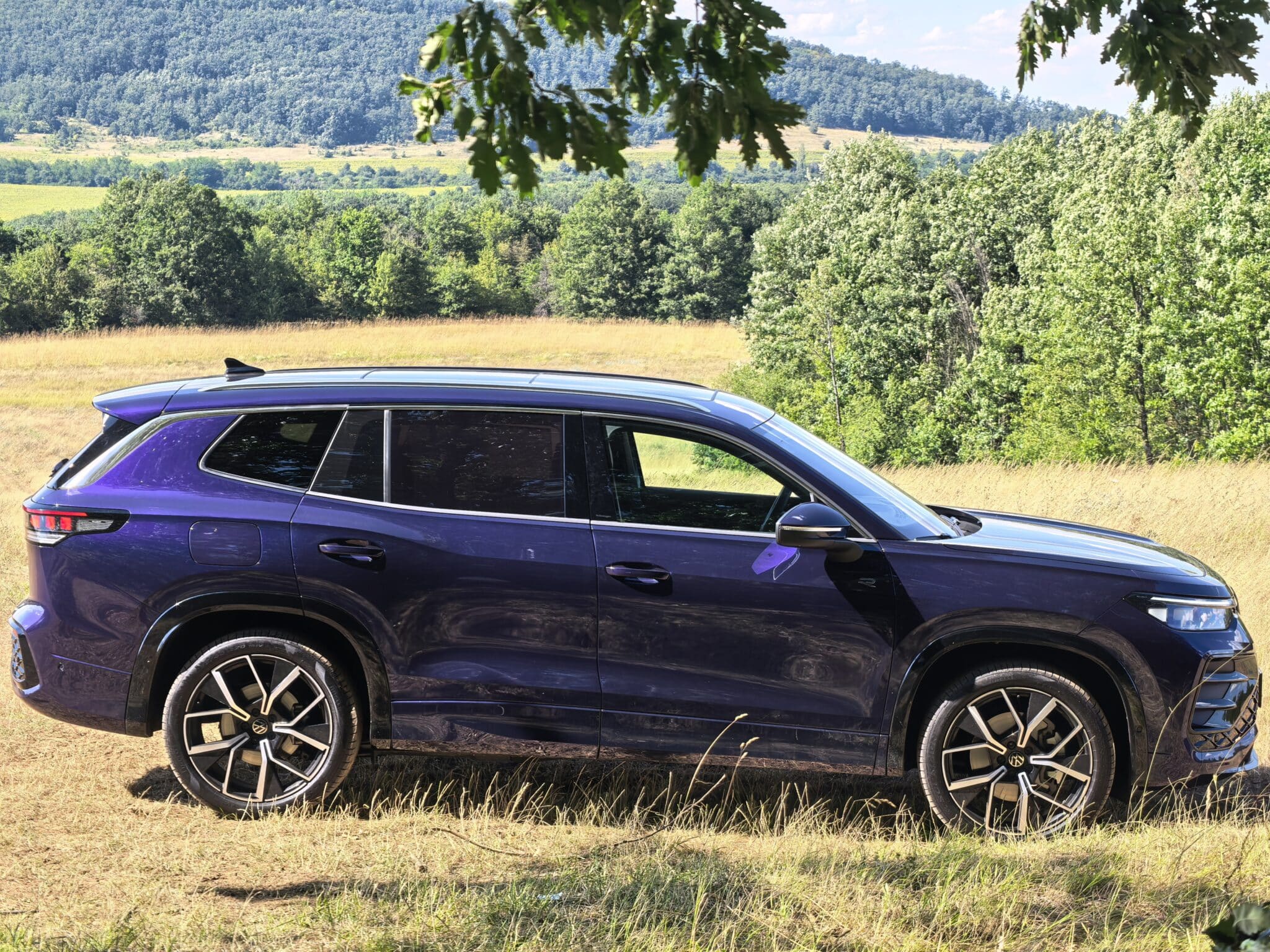 Новият VW Tayron: Седем места, четири задвижващи колела и нула компромиси
