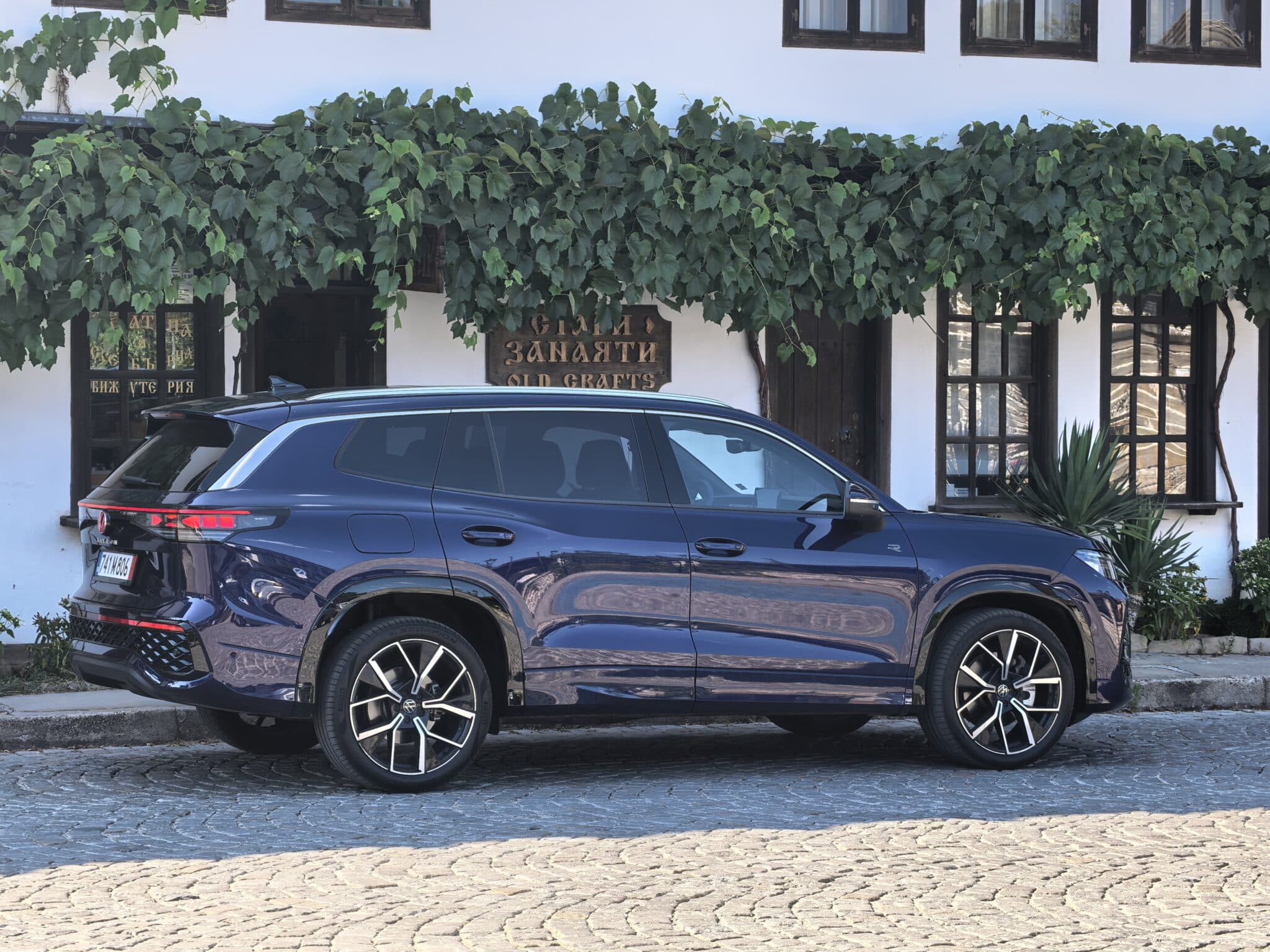 Новият VW Tayron: Седем места, четири задвижващи колела и нула компромиси