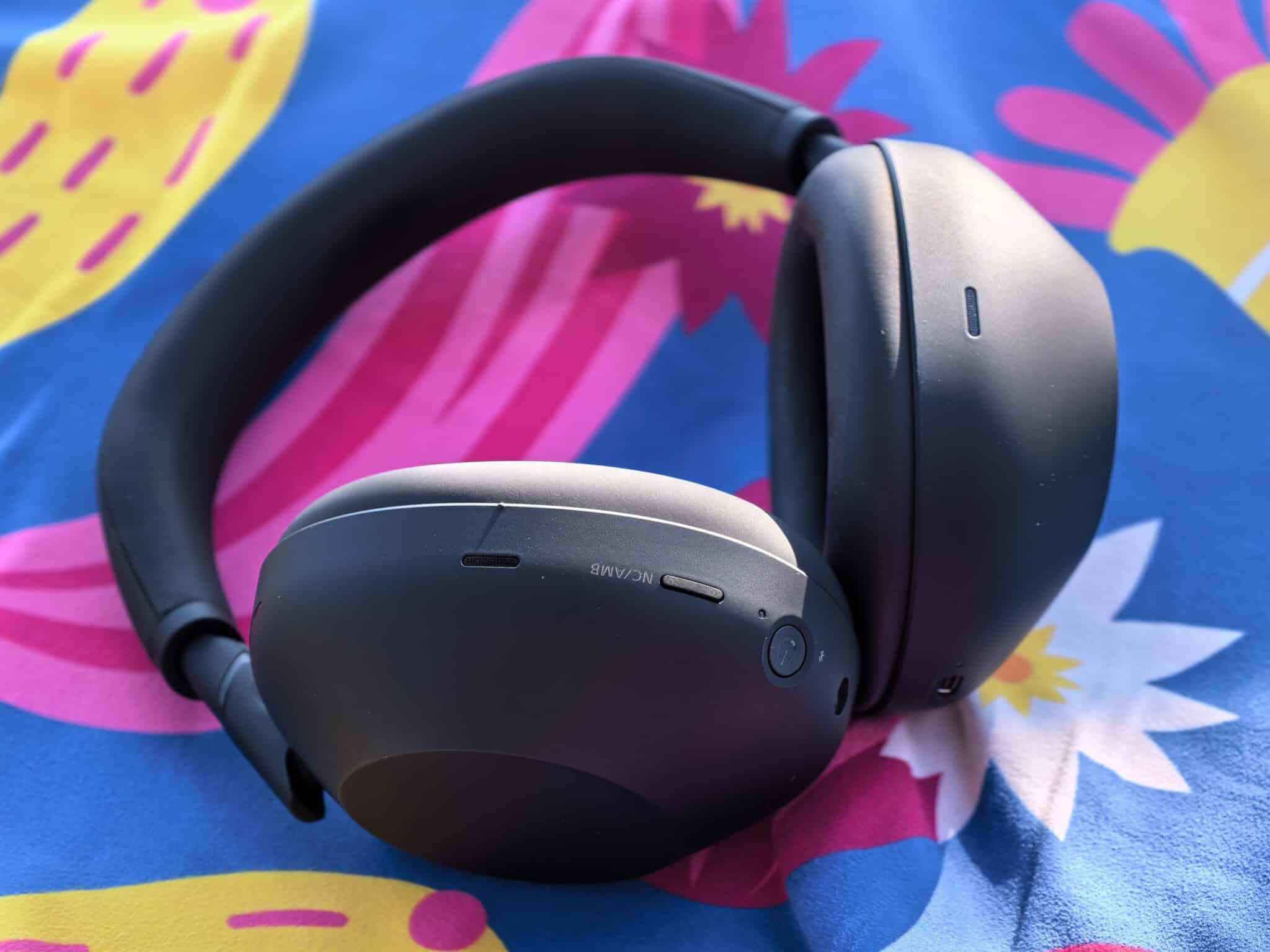 Sony WH-1000XM6 – когато технологията не само се чува, а се усеща
