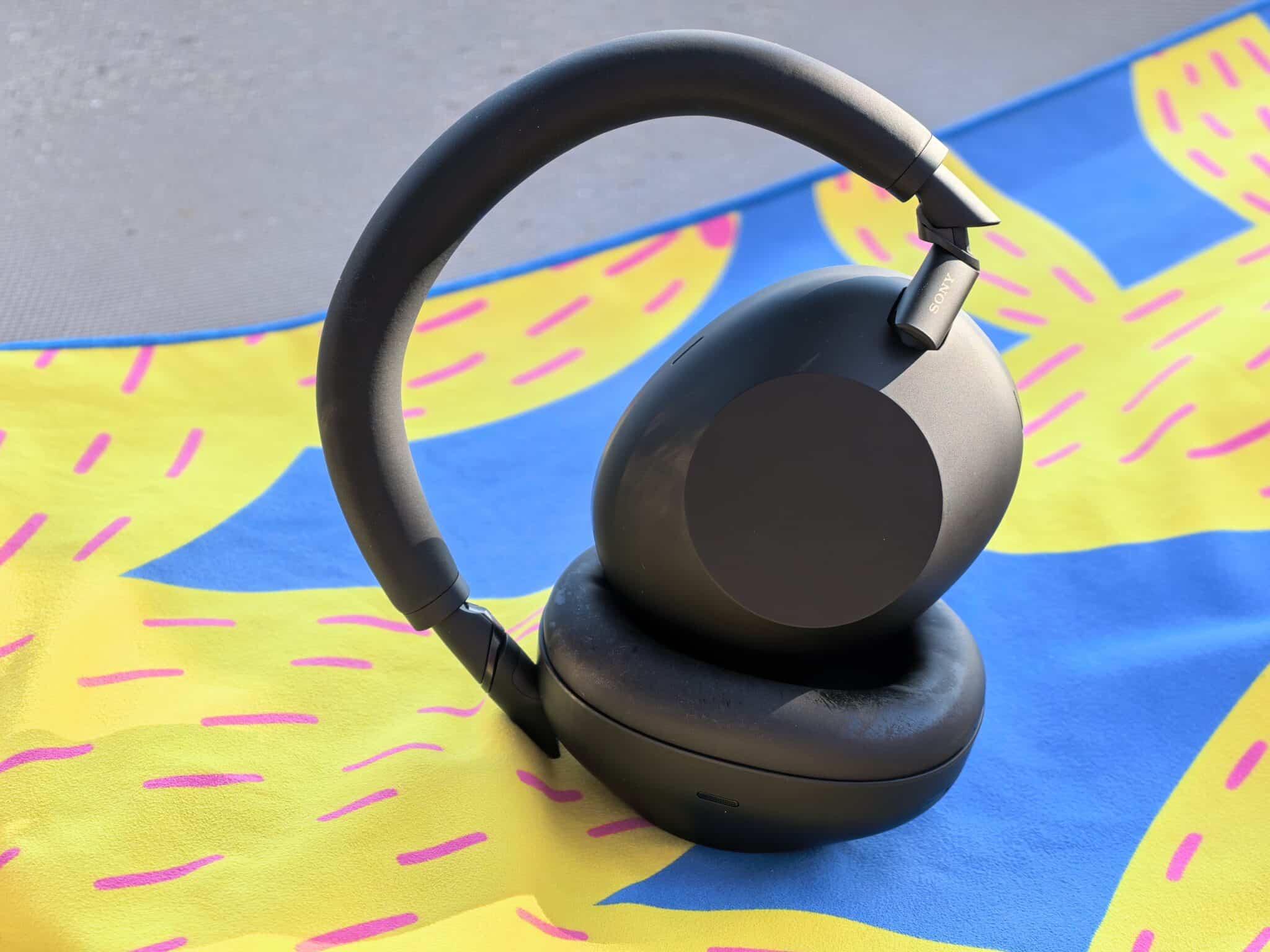 Sony WH-1000XM6 – когато технологията не само се чува, а се усеща