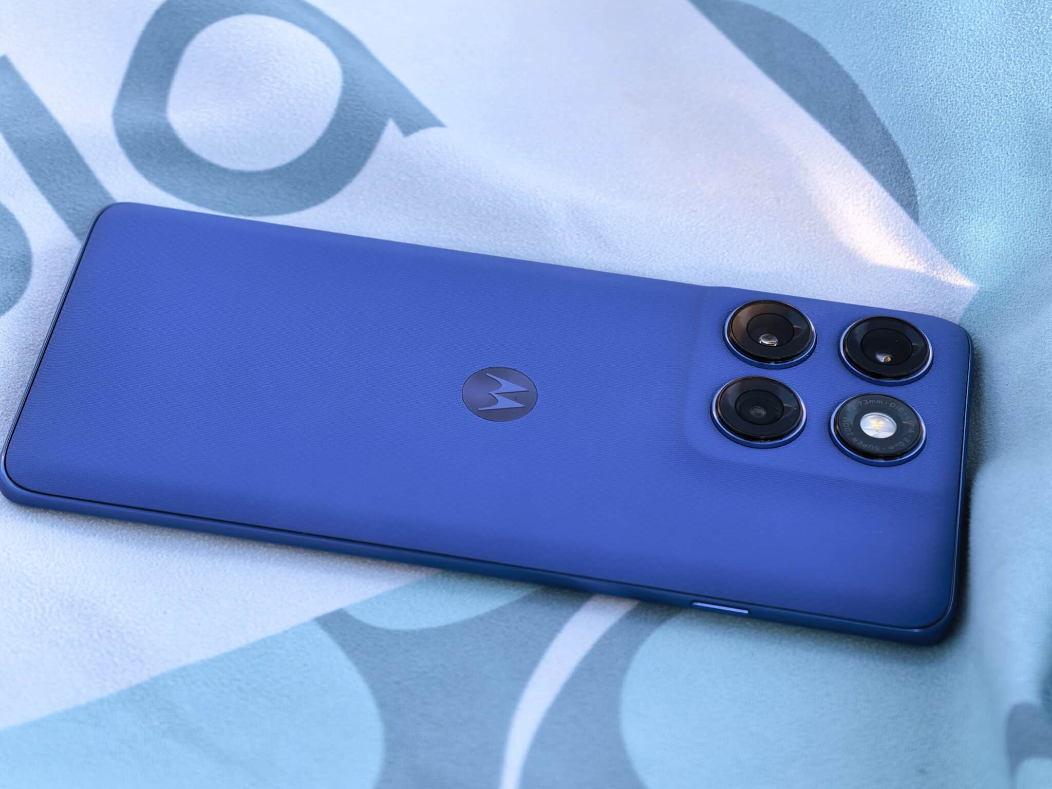 Най-красивият телефон на 2025? Edge 60 Pro е аргументът на Motorola