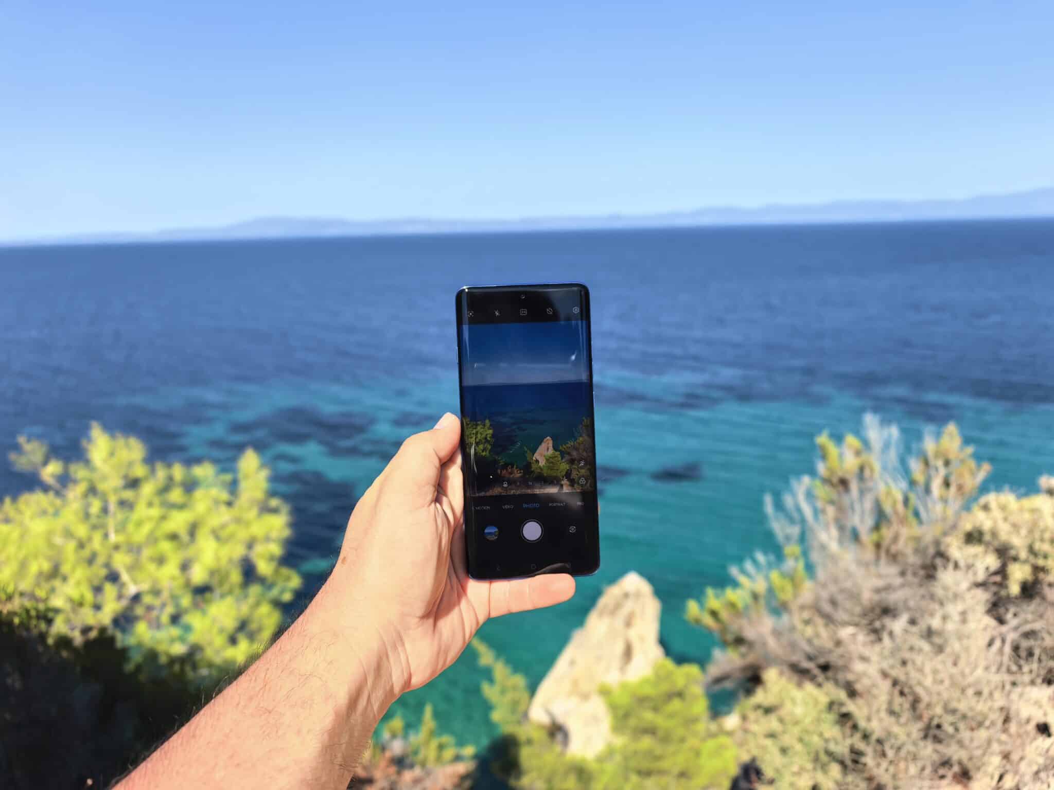 Най-красивият телефон на 2025? Edge 60 Pro е аргументът на Motorola