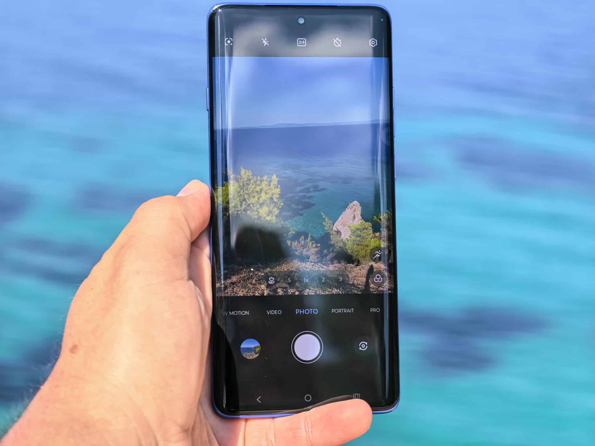 Най-красивият телефон на 2025? Edge 60 Pro е аргументът на Motorola