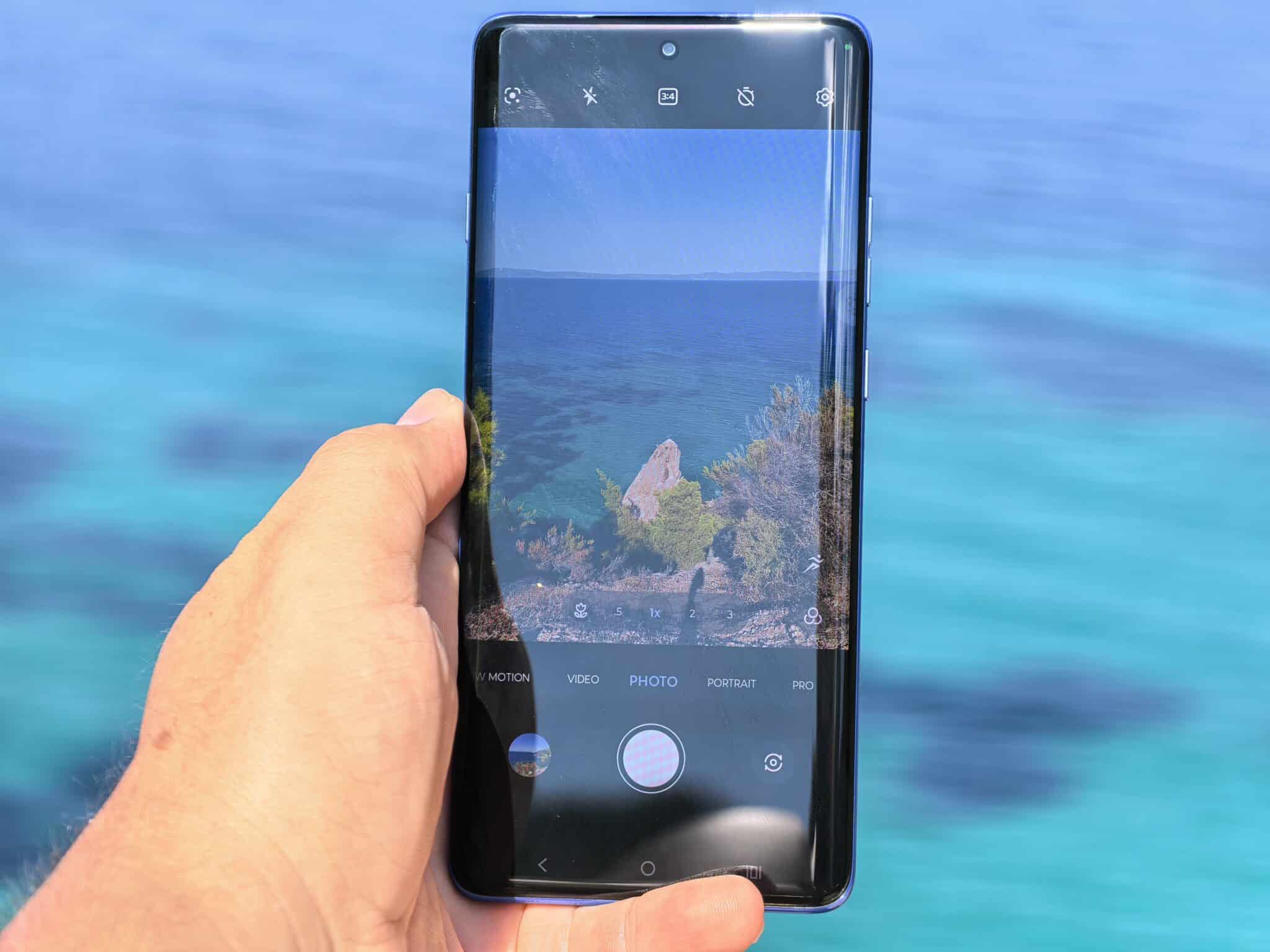 Най-красивият телефон на 2025? Edge 60 Pro е аргументът на Motorola