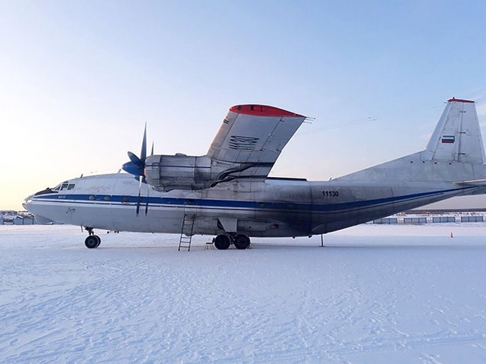 Самолет изсипа тонове злато и платина на летище в Якутск