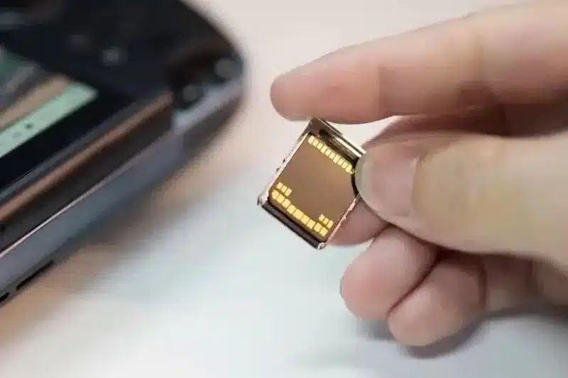 Китайската компания Bwin представи SSD, по-малко от монета с капацитет до 2TB