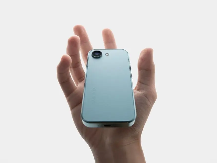 Компанията Aiphor представи симпатичния 4-инчов смартфон Bluefox NX1 с Android 14