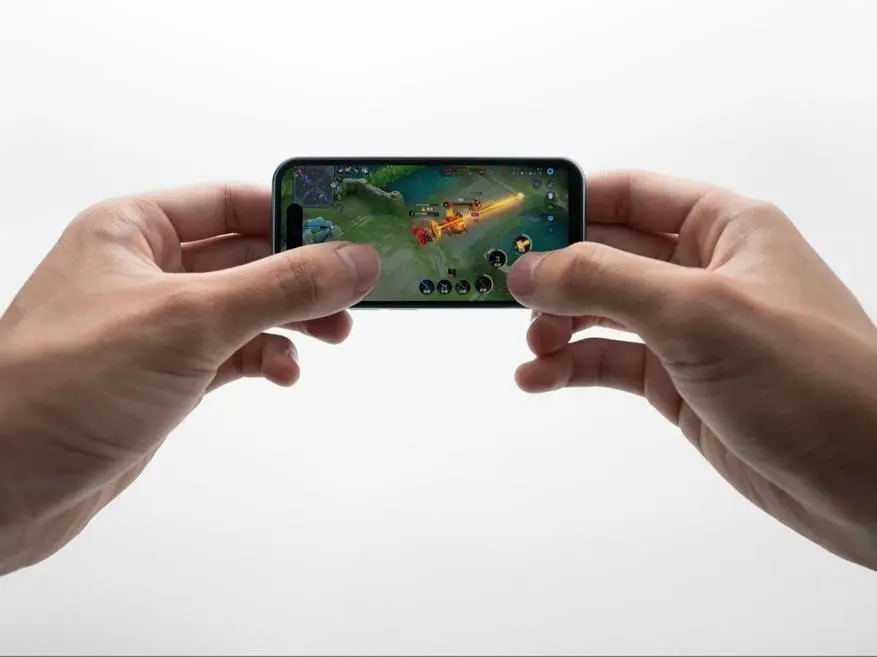 Компанията Aiphor представи симпатичния 4-инчов смартфон Bluefox NX1 с Android 14