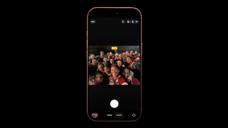Край на разфокусираните видео разговори – Centre Stage идва във всички iPhone 17