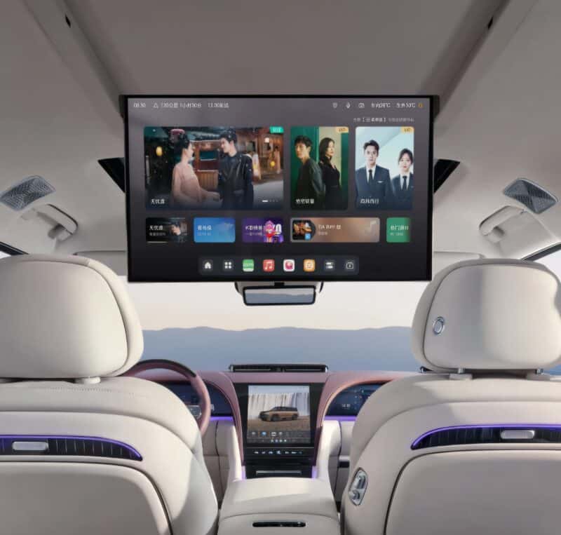 Флагманският SUV BYD YangWang U8L за 9 800 долара предлага 1180 к.с. и ускорение от 0 до 100 км/ч за 3,5 секунди
