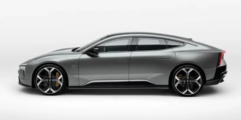 Представен е електромобилът Polestar 5 — ускорение от 0 до 100 км/ч за 3,1 секунди и пробег до 700 км на цена от 140 000 долара