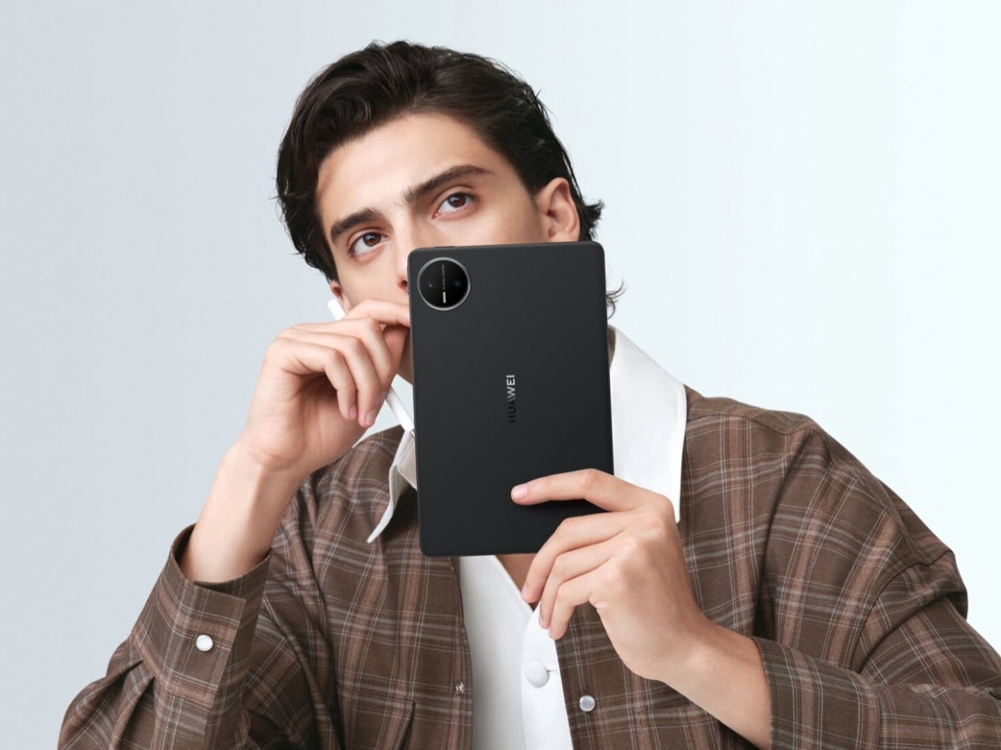 Huawei представи компактния 8,8-инчов таблет MatePad Mini с много ярък OLED-екран на цена от 6
