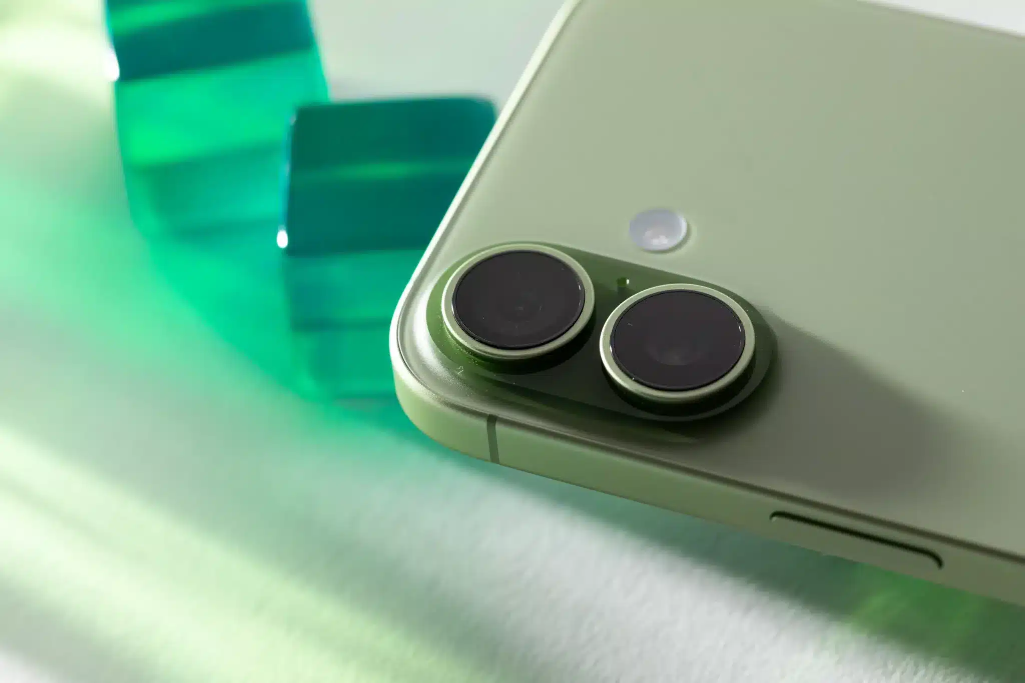 Първи ревюта на iPhone 17: „най-добрият вариант на базовия модел за последните години“