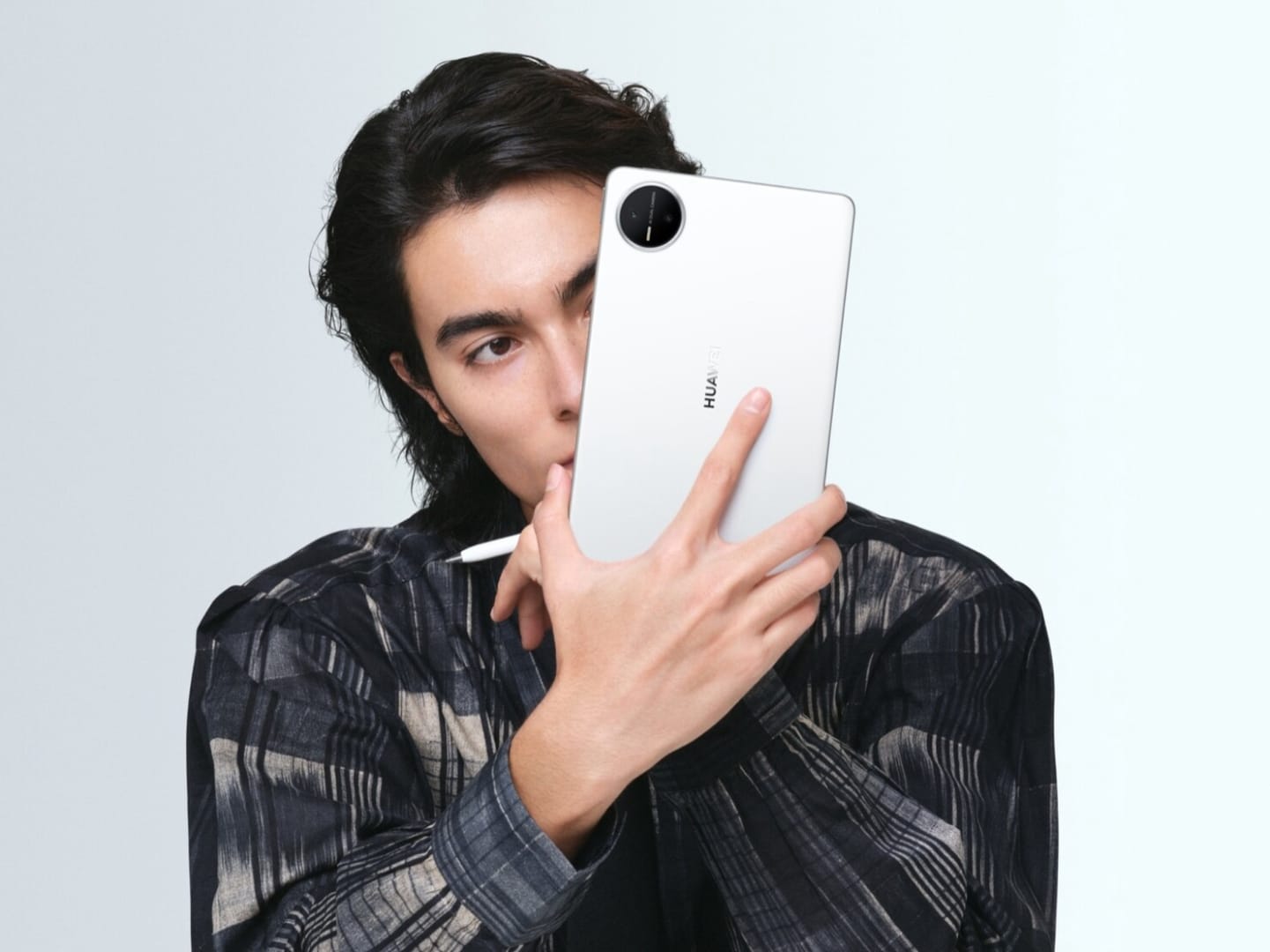 Huawei представи компактния 8,8-инчов таблет MatePad Mini с много ярък OLED-екран на цена от 6