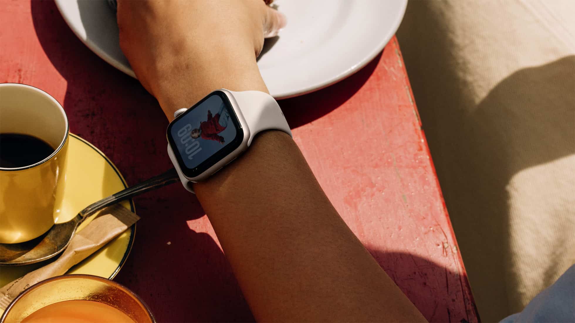 Apple Watch SE 3: нов дизайн, Always-On дисплей и 5G на достъпна цена – 249 долара