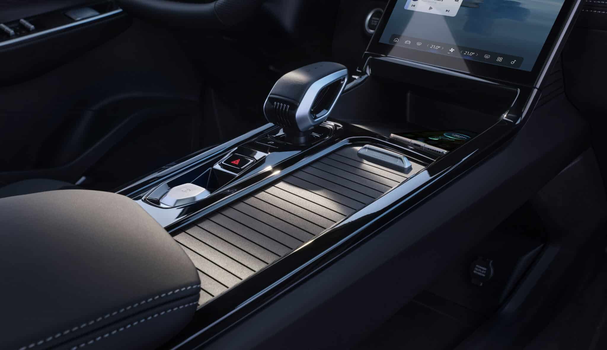 Geely в България: сателити, технологии и първи километри с новия Cityray