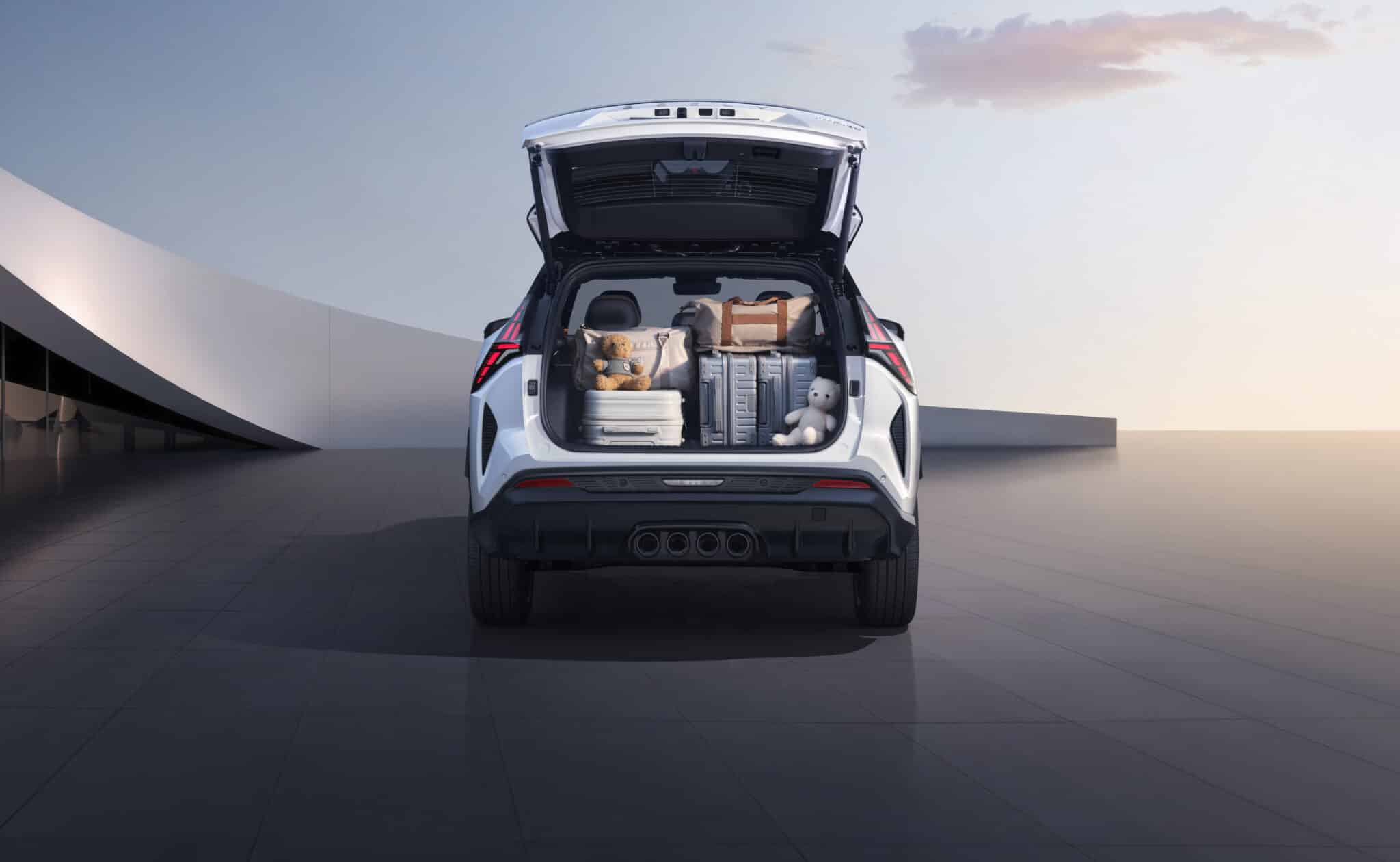 Geely в България: сателити, технологии и първи километри с новия Cityray
