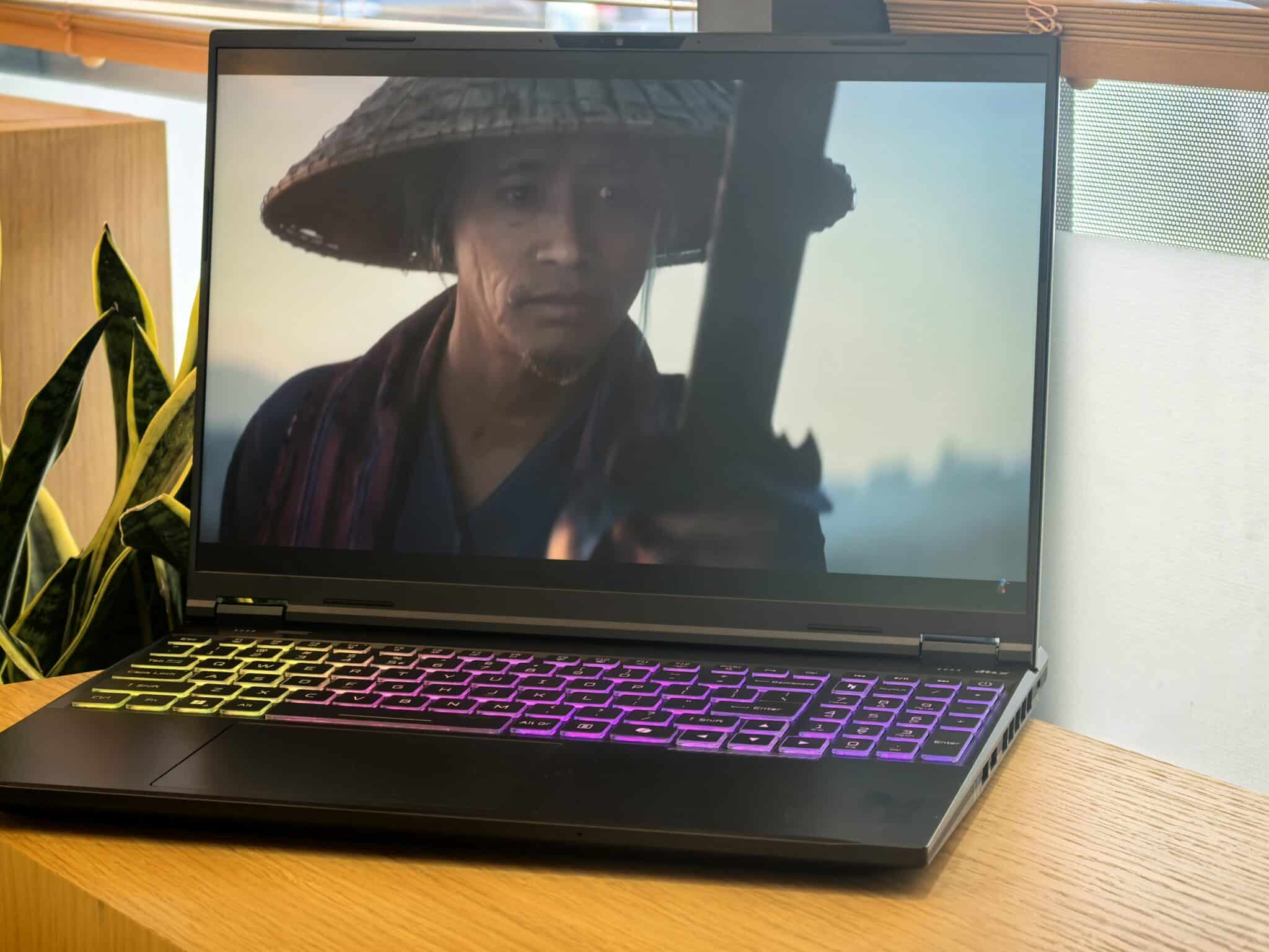 Acer Nitro 16 AI: Лаптопът, който превърна изкуствения интелект в геймърско оръжие