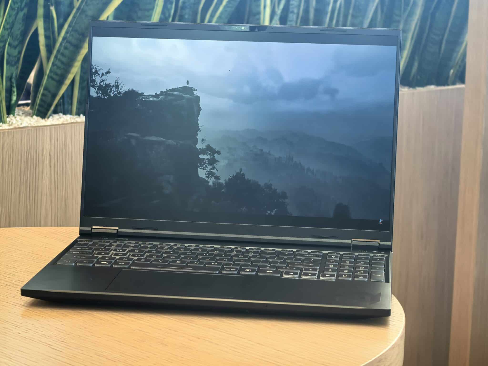 Acer Nitro 16 AI: Лаптопът, който превърна изкуствения интелект в геймърско оръжие